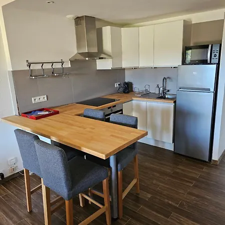 Апартаменты Golf De Valescure Avec Jardin *